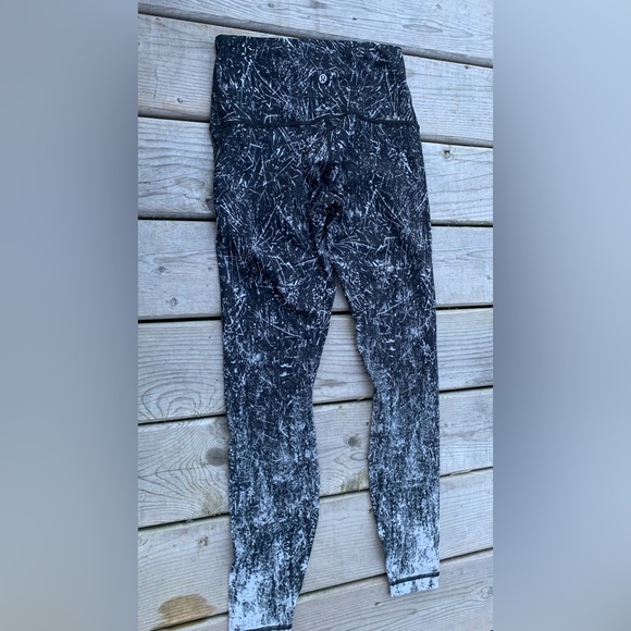 Lululemon Wunder Under Hi-Rise Size 8 - Picture 3 of 4